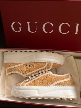 Gucci Tan GG Monogram Platform Tennis Treck Low-Top Sneakers. Tennis 1977